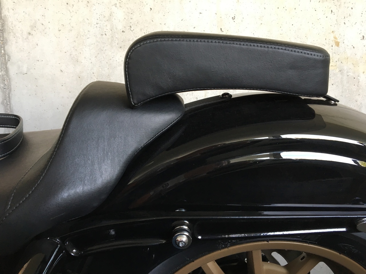 Sozius Saugnapf Sitz-Pad für Harley Dyna Low Rider S Notsitz Diamond schwarz 
